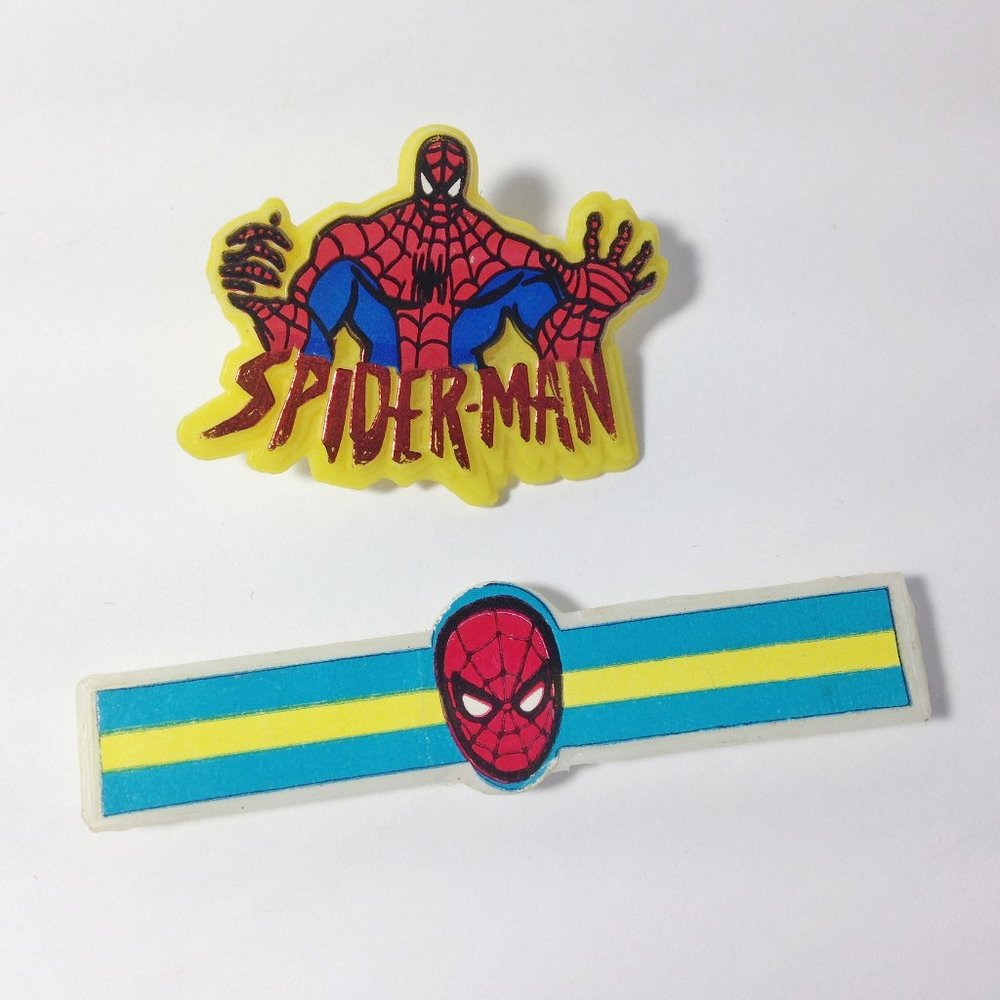 Lot of 2 Spider-Man Plastic pins, from Toy Biz super poseable Spiderman & Other